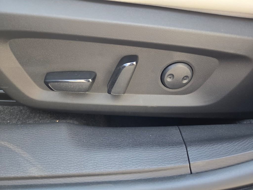 New 2025 Mitsubishi Outlander SE image 15