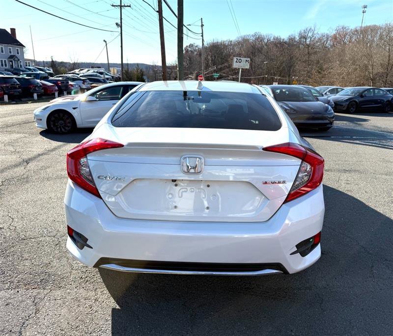 Used 2019 Honda Civic Touring image 4
