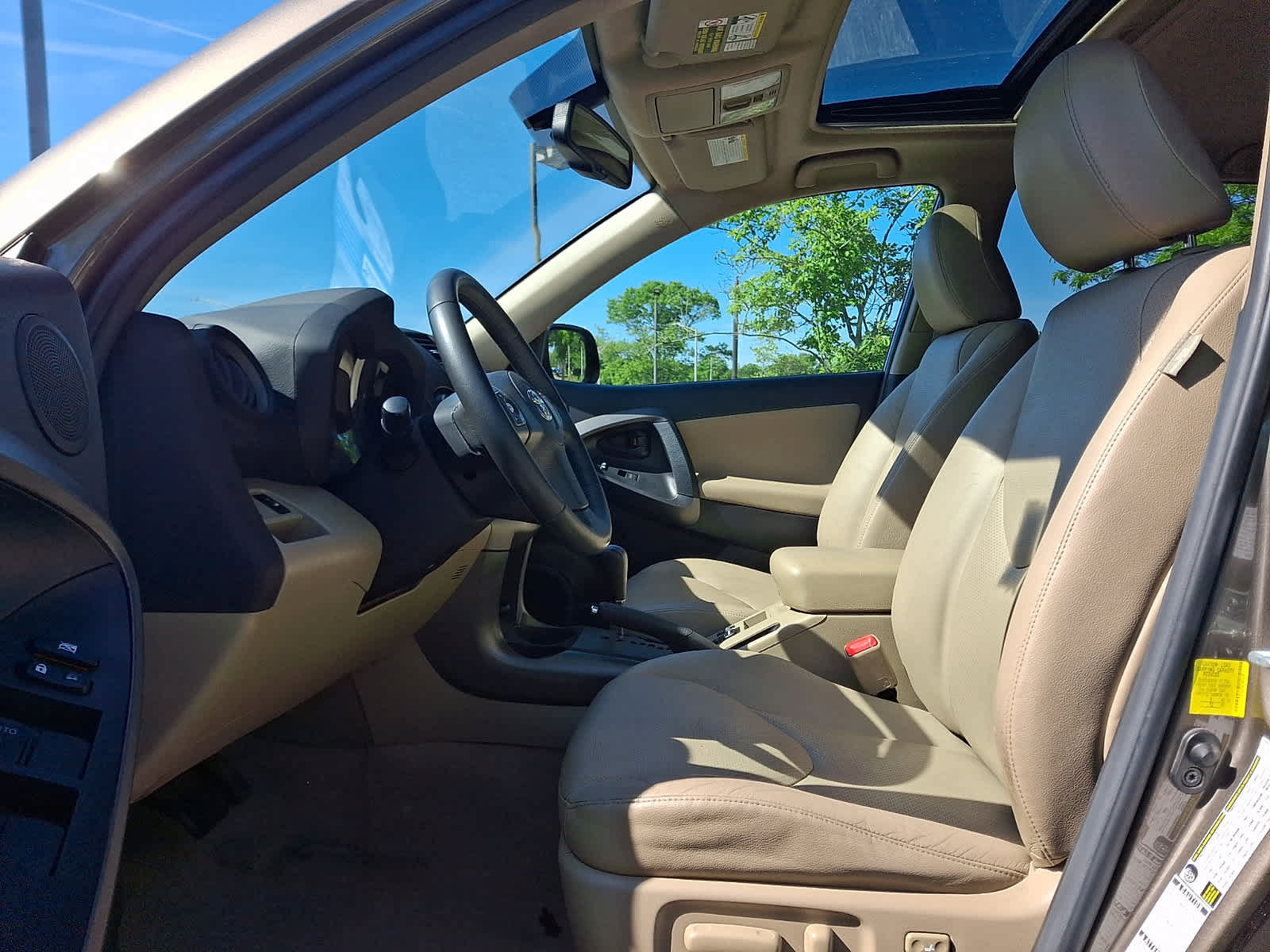 Used 2012 Toyota RAV4 Limited w/ Navigation Value Pkg AWD/4WD image 15