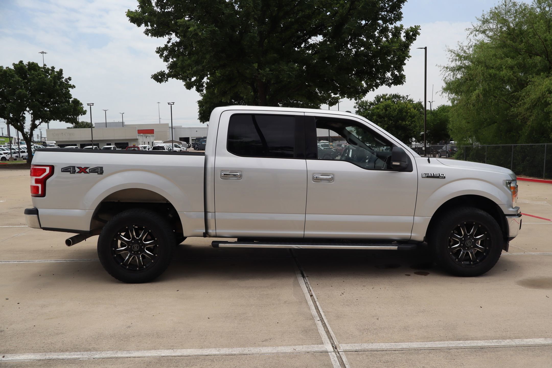 Used 2018 Ford F150 XLT w/ Equipment Group 302A Luxury AWD/4WD image 2