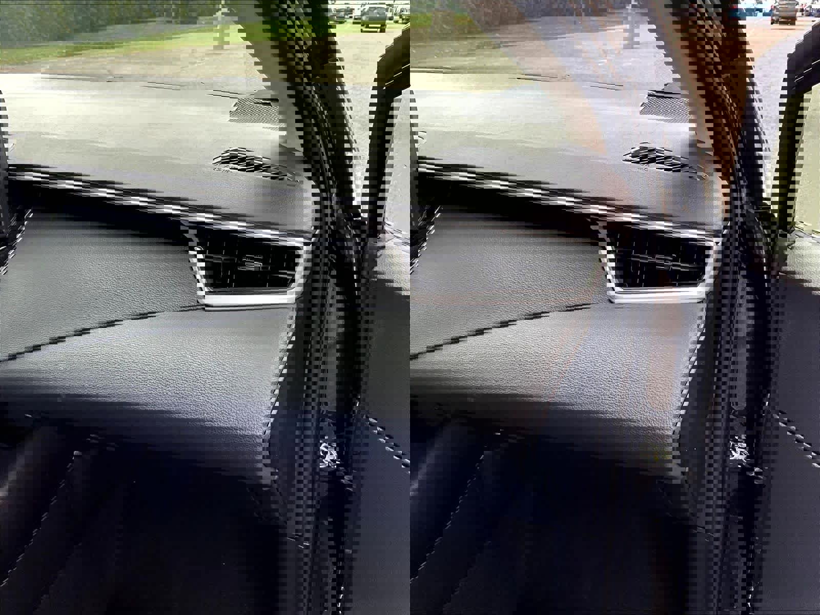 Used 2025 Toyota Corolla LE image 13