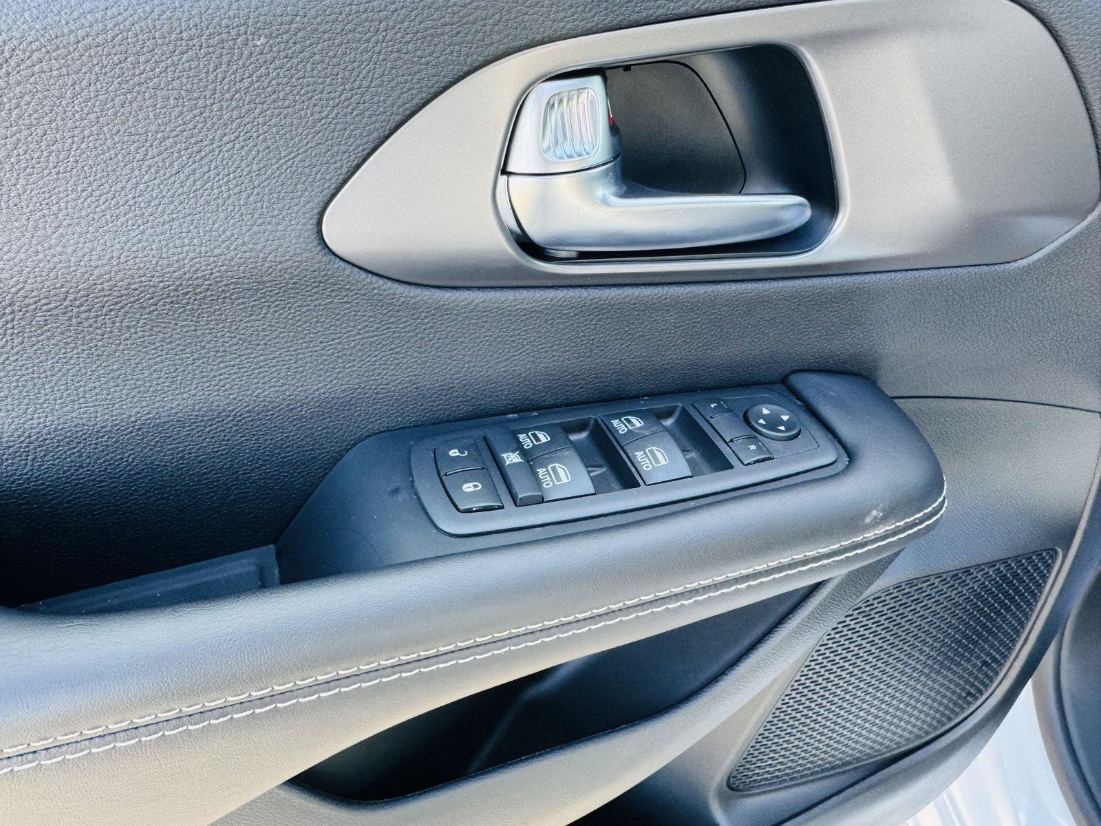 New 2026 Chrysler Voyager LX FWD image 17