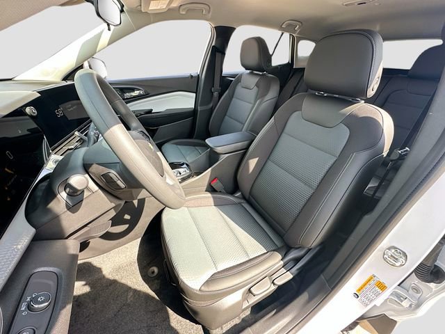 New 2026 Chevrolet Trax LT w/ LPO, Blackout Package image 21