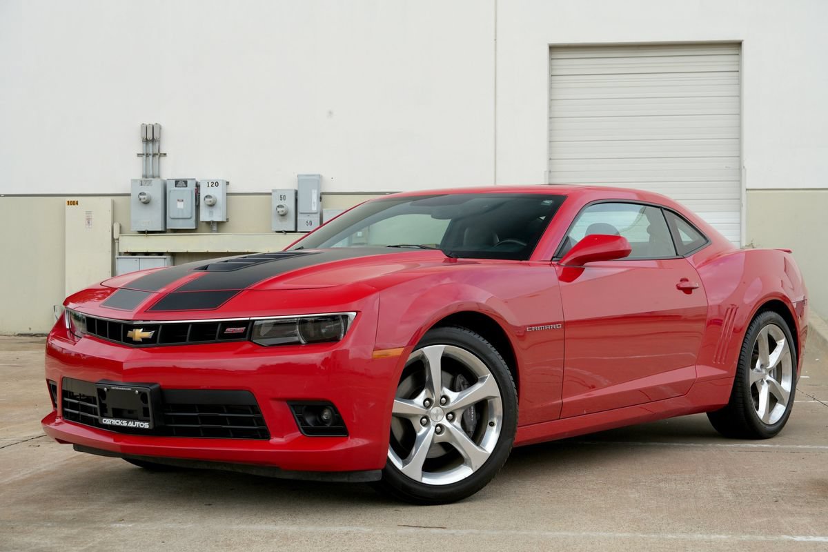 Used 2015 Chevrolet Camaro SS w/ RS Package RWD image 2
