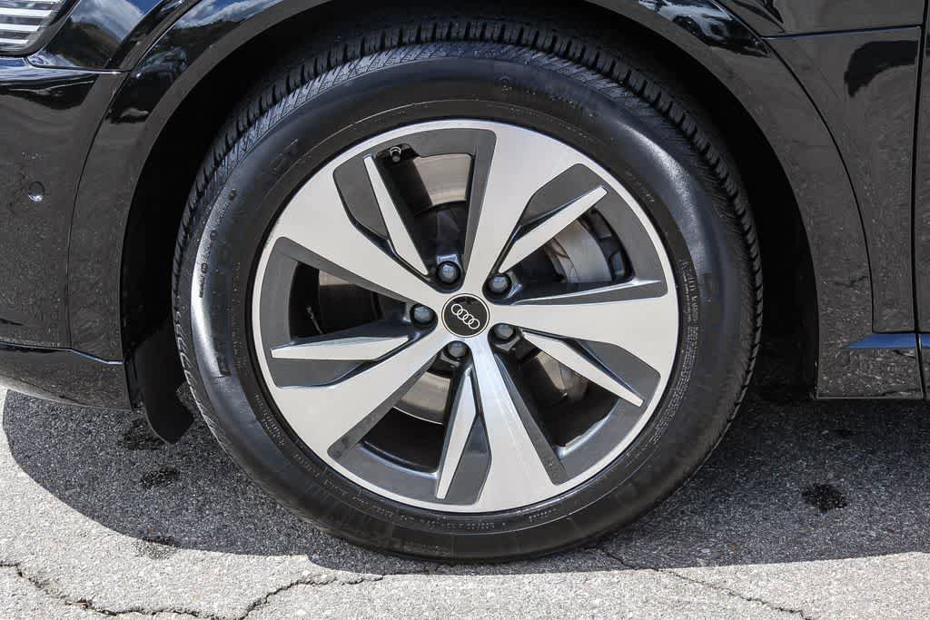Used 2024 Audi Q8 e-tron Premium Plus AWD/4WD image 9