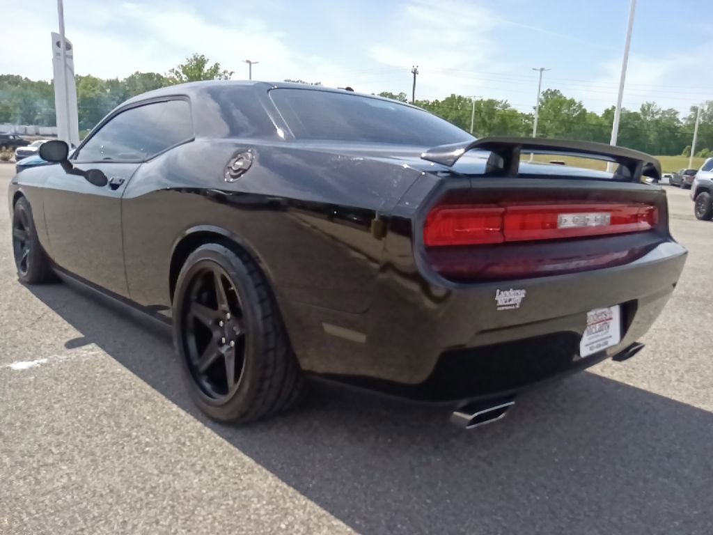 Used 2014 Dodge Challenger R/T RWD image 5