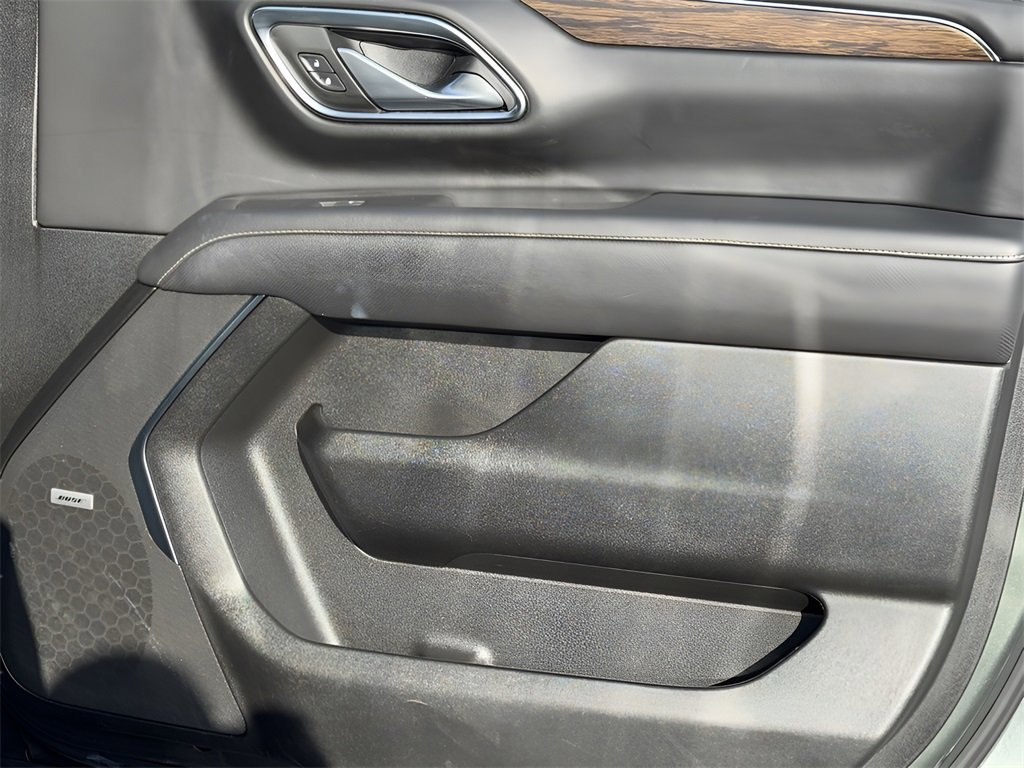 Used 2023 Chevrolet Suburban Premier image 29