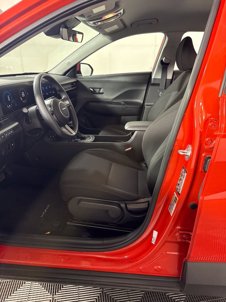 Used 2026 Hyundai Kona SE AWD/4WD image 14
