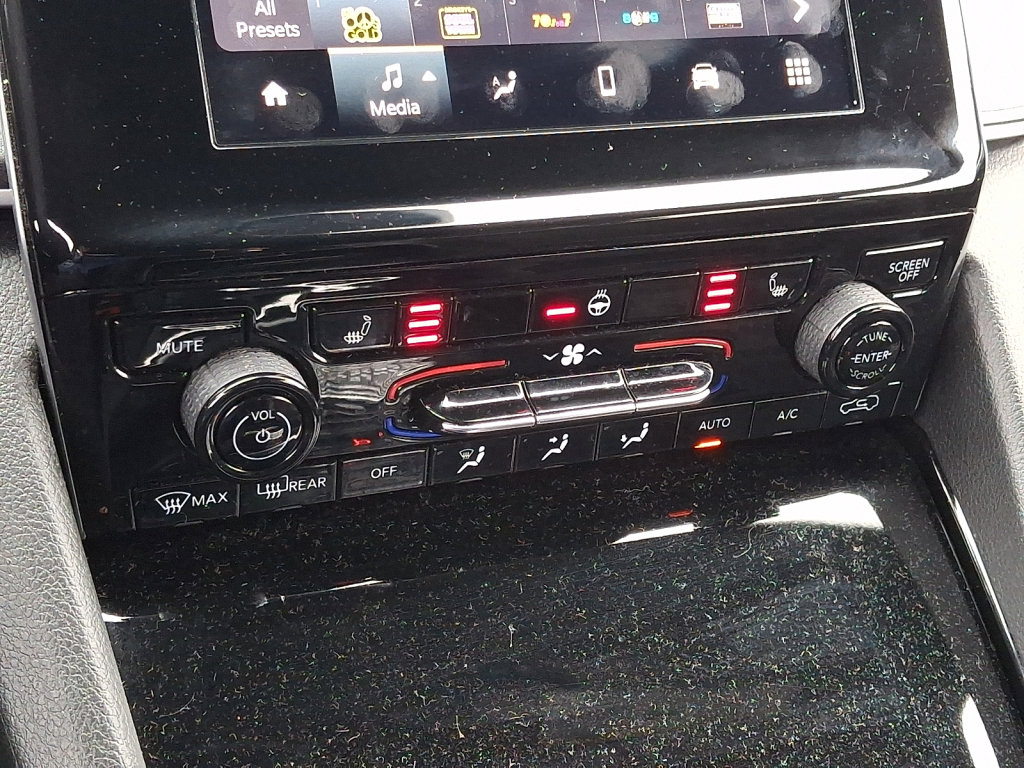 Certified 2023 Jeep Grand Cherokee Altitude AWD/4WD image 27