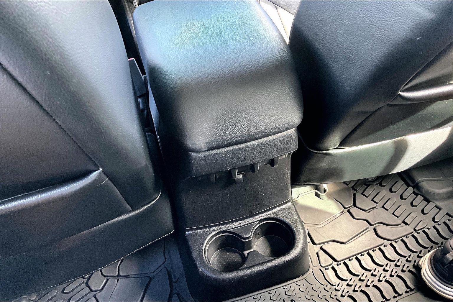 Used 2014 Jeep Wrangler Unlimited Rubicon w/ Dual Top Group AWD/4WD image 10