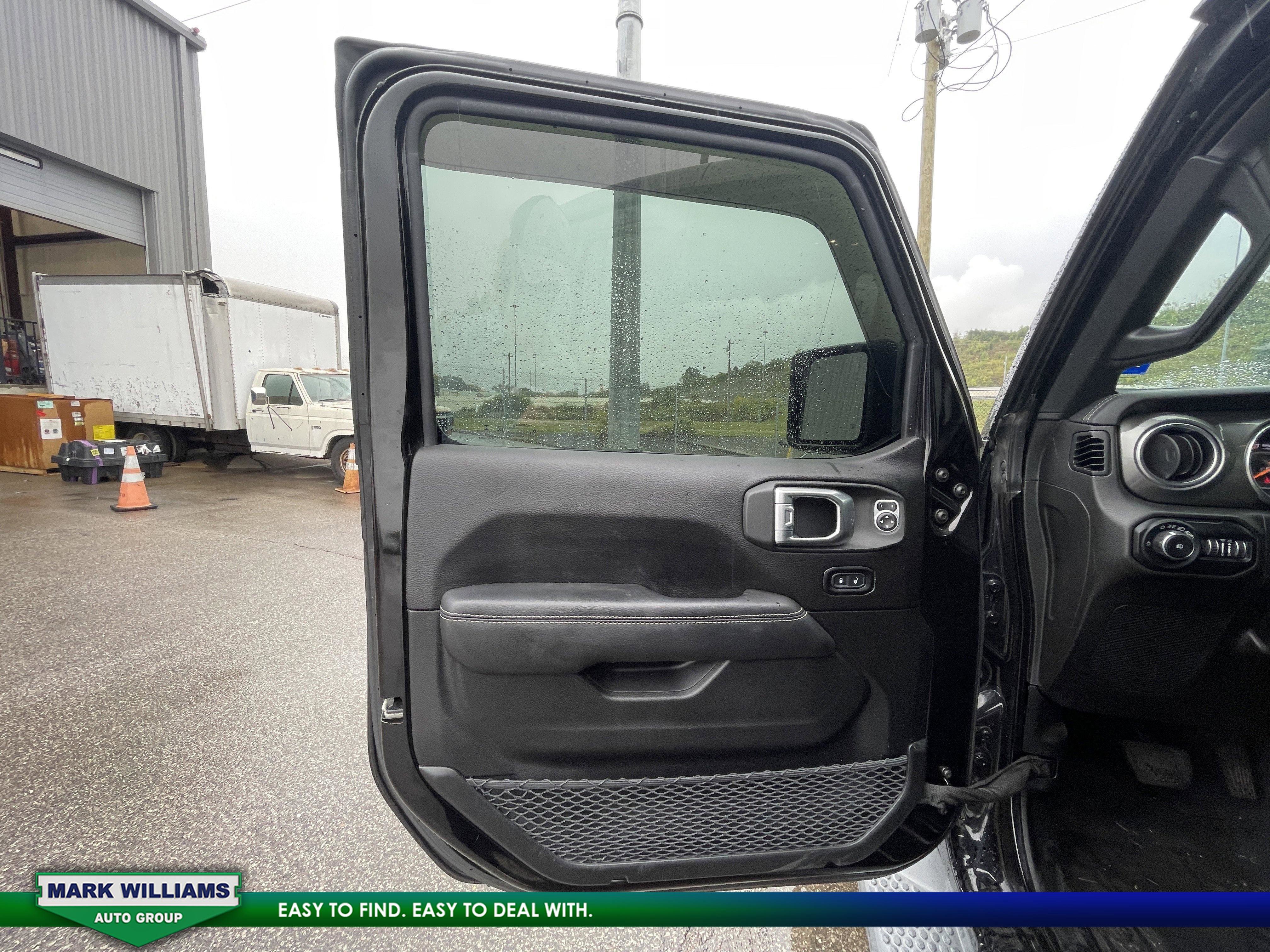 Used 2019 Jeep Wrangler Unlimited Sahara w/ Safety Group image 13