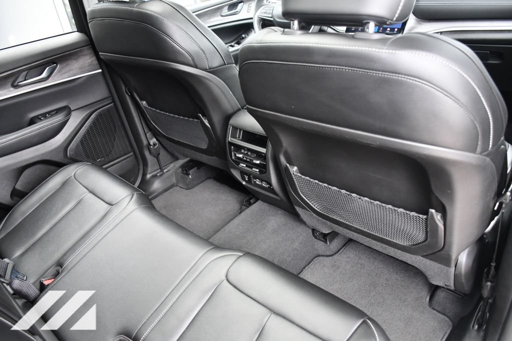 Used 2023 Jeep Grand Cherokee Limited AWD/4WD image 27