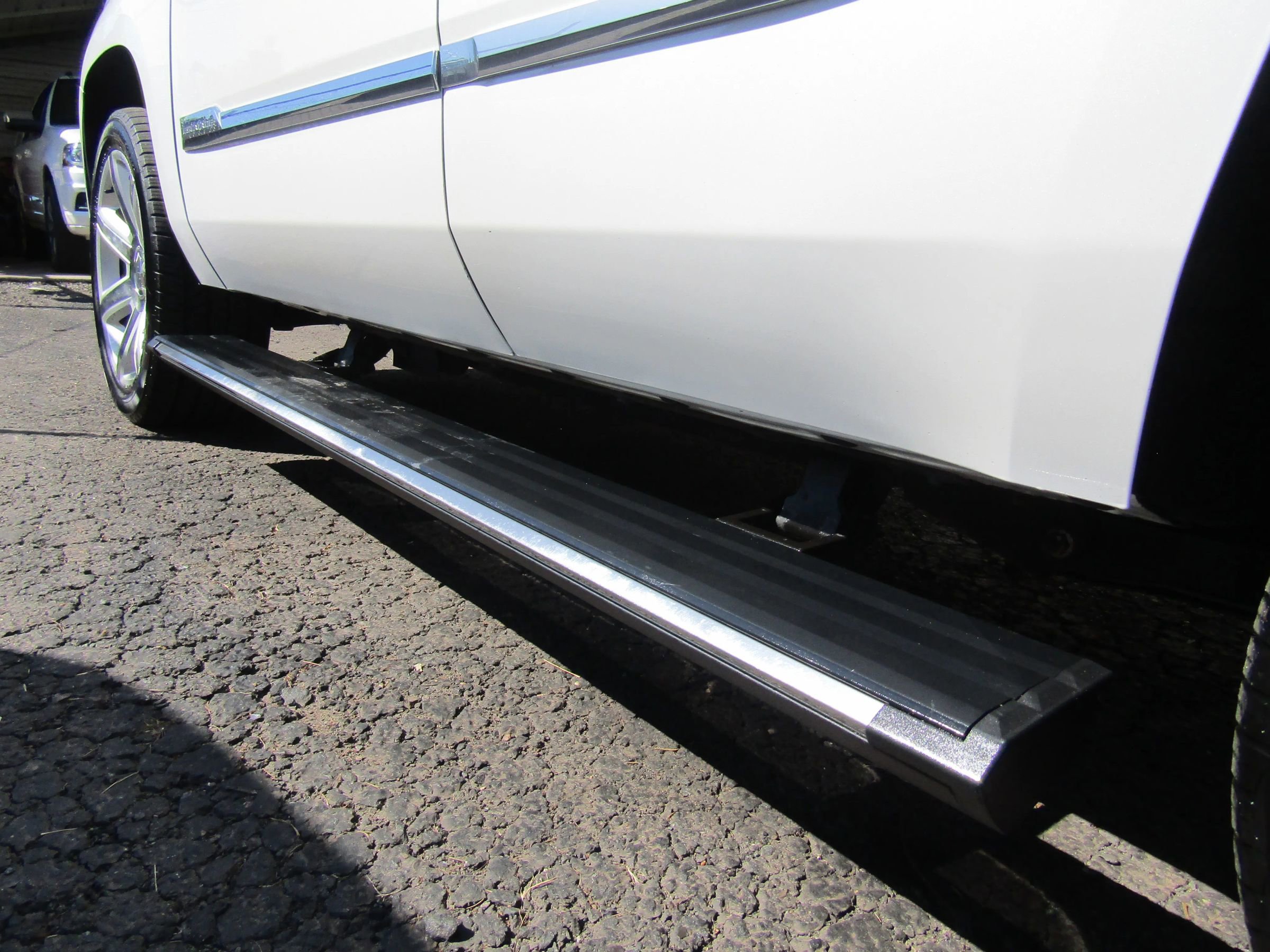 Used 2017 Cadillac Escalade Premium Luxury image 42