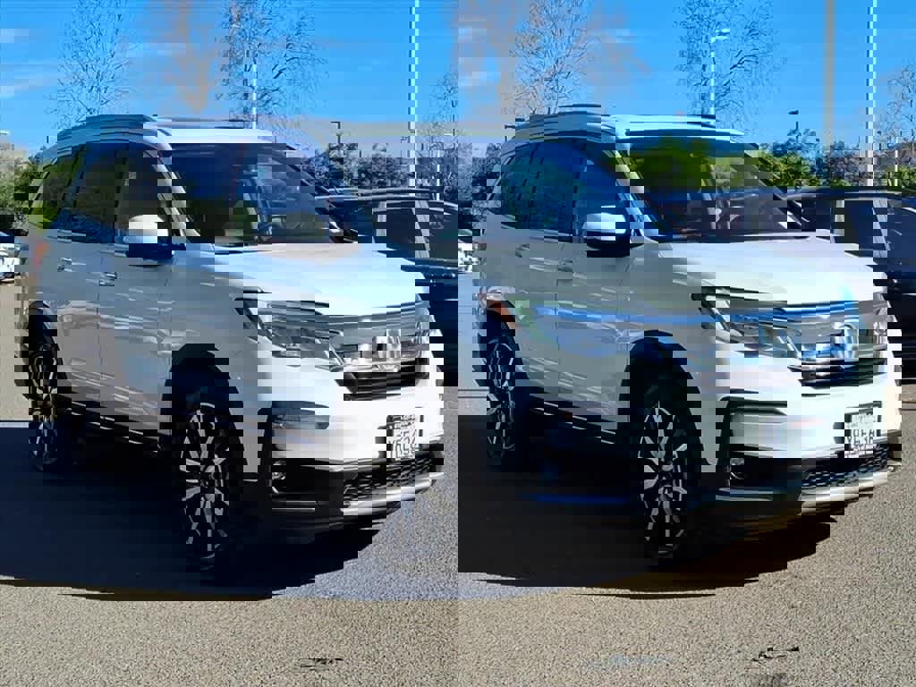 Certified 2022 Honda Pilot Touring image 3