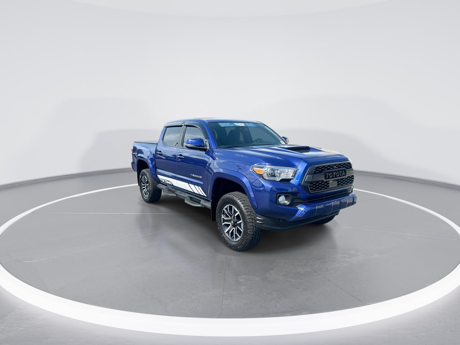 Used 2022 Toyota Tacoma TRD Sport w/ Technology Package AWD/4WD image 2
