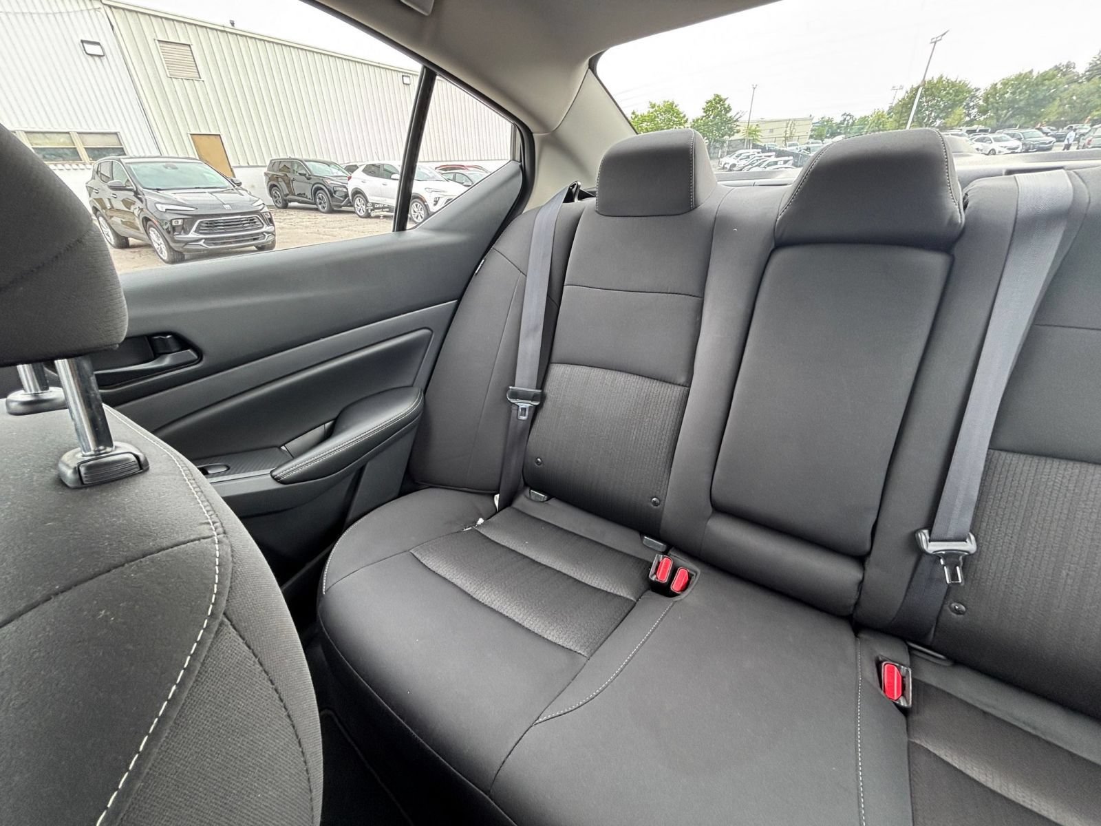 Used 2025 Nissan Altima 2.5 SV FWD image 38