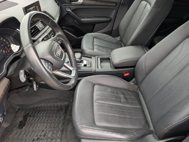 Used 2019 Audi Q5 2.0T Premium w/ Convenience Package AWD/4WD image 16
