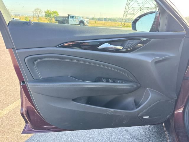 Used 2018 Buick Regal Essence w/ Driver Confidence Package #1 AWD/4WD image 25