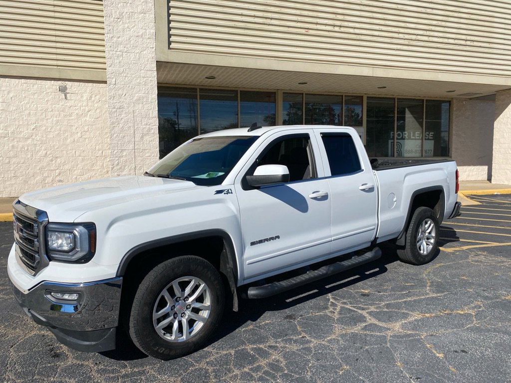 Used 2017 GMC Sierra 1500 SLE w/ SLE Value Package image 1