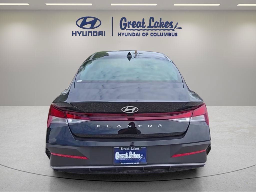 New 2026 Hyundai Elantra SE FWD image 4