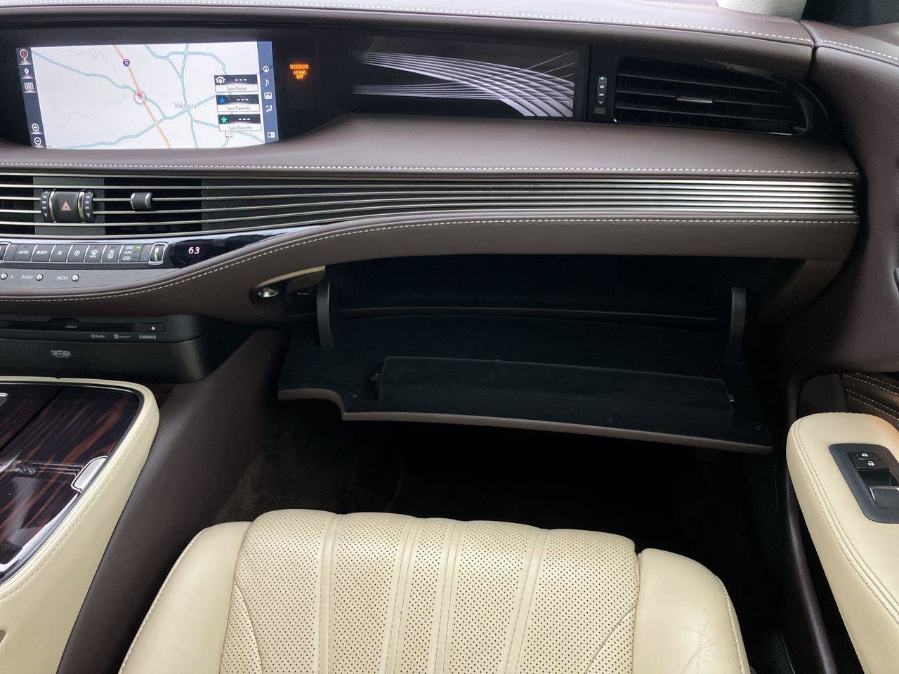 Used 2018 Lexus LS 500h w/ Luxury Package RWD image 19