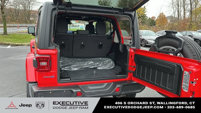 Used 2024 Jeep Wrangler Unlimited w/ Convenience Group AWD/4WD image 25
