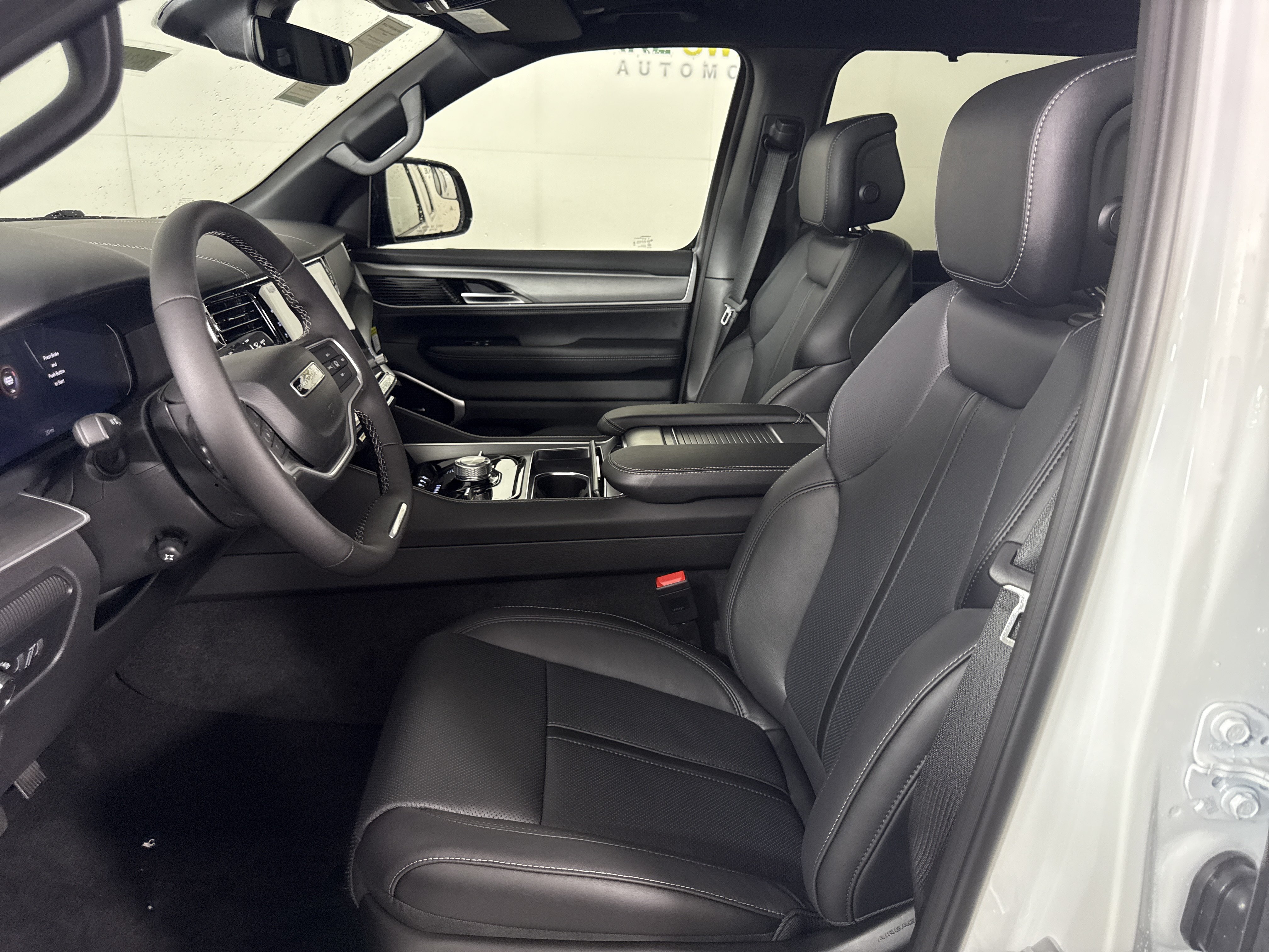New 2026 Jeep Grand Wagoneer Limited AWD/4WD image 12