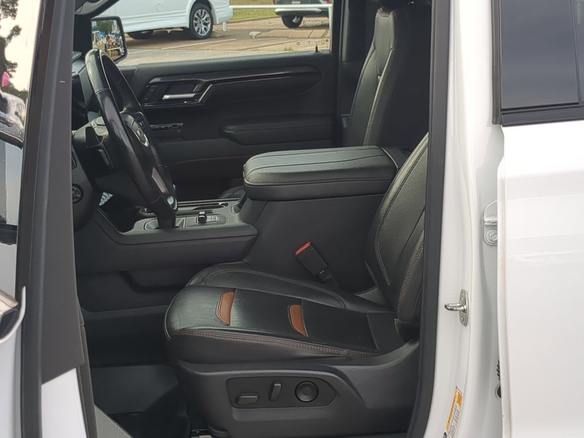 Used 2023 GMC Sierra 1500 AT4 AWD/4WD image 11
