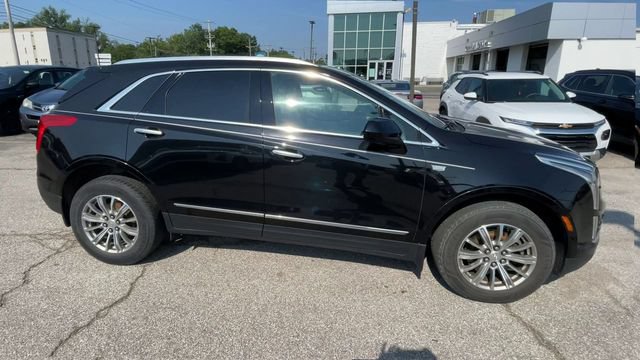 Used 2018 Cadillac XT5 Luxury w/ Driver Awareness Package FWD image 3