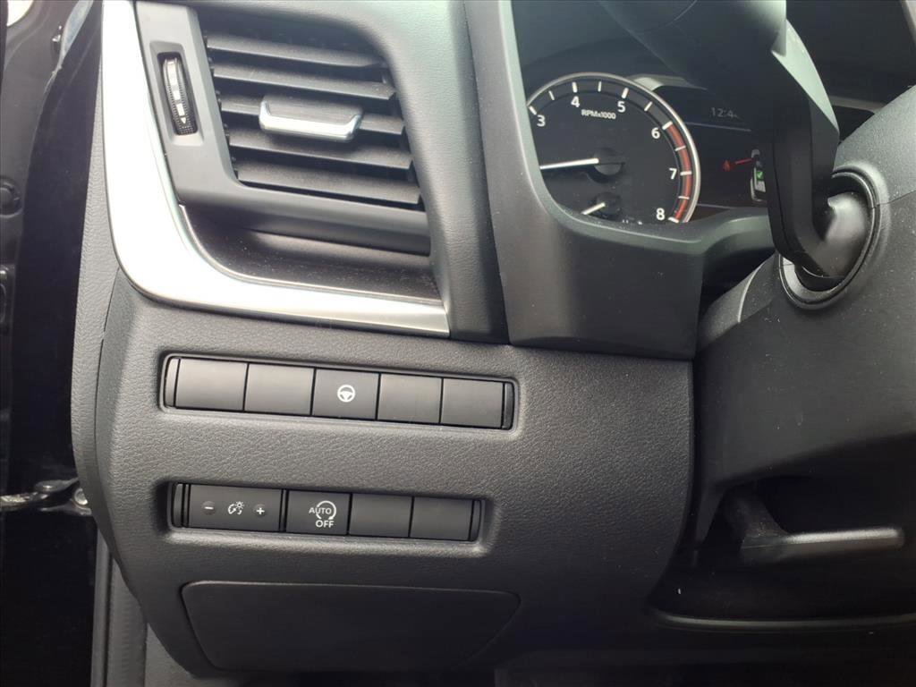 Used 2023 Nissan Rogue SV image 15