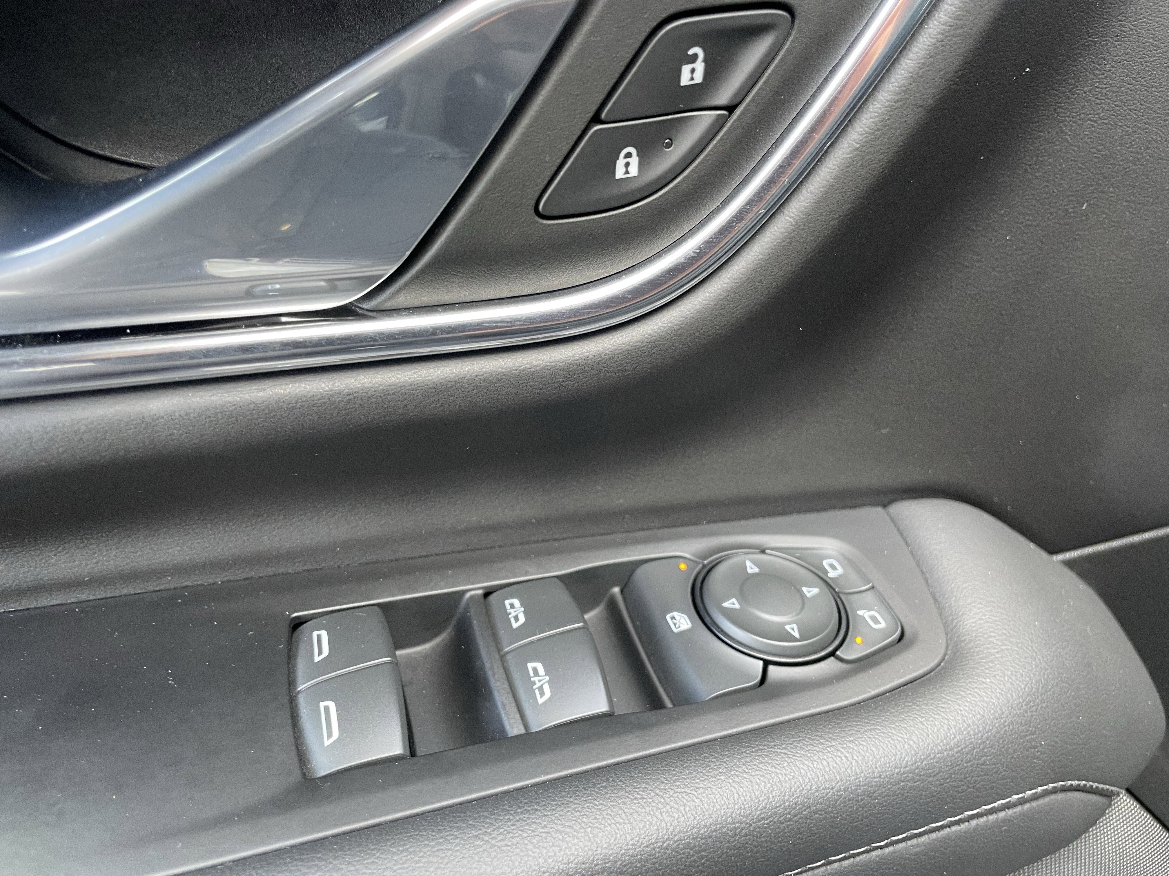 Used 2023 GMC Yukon XL SLE w/ Gmc Pro Safety Plus Package image 11