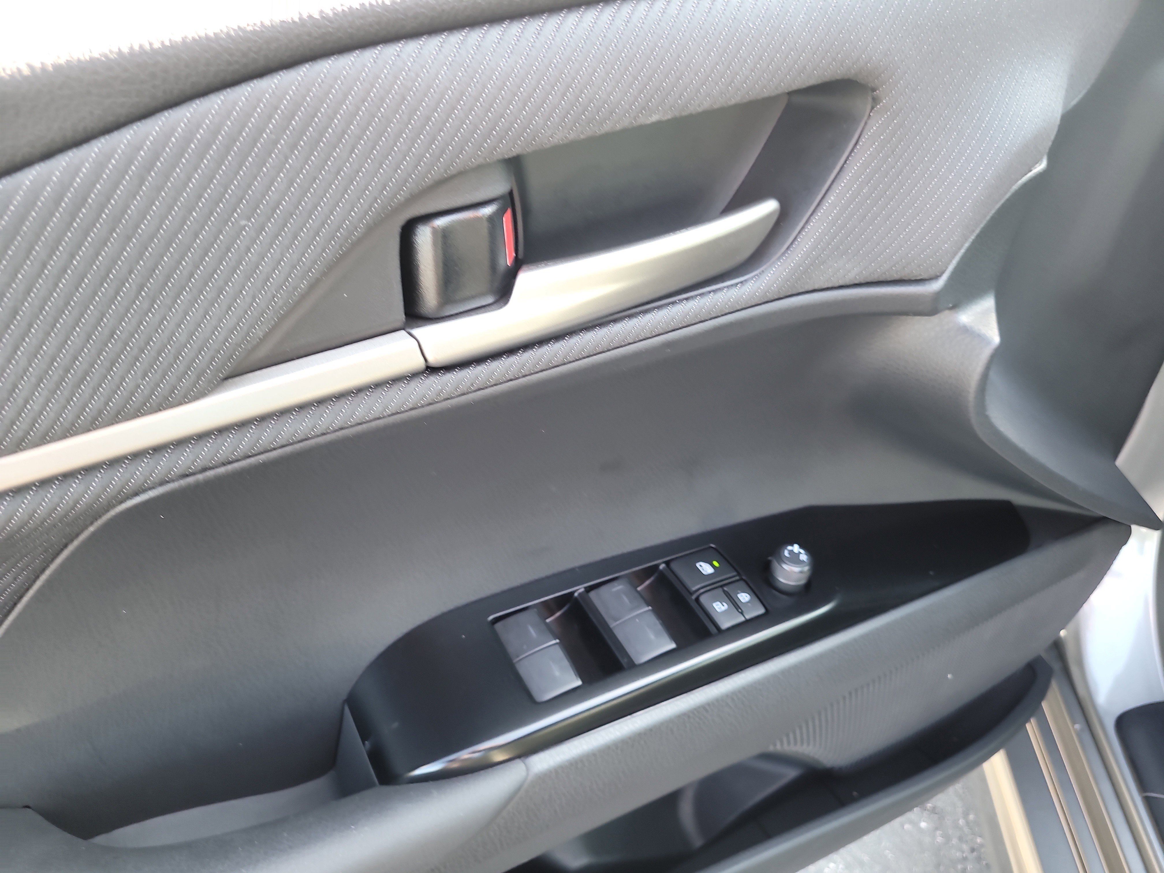 Used 2025 Toyota Camry SE FWD image 17