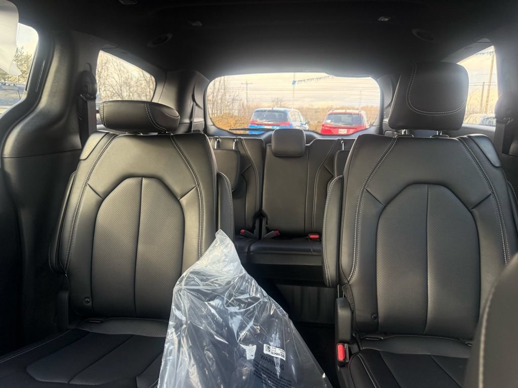 New 2026 Chrysler Pacifica Select FWD image 59