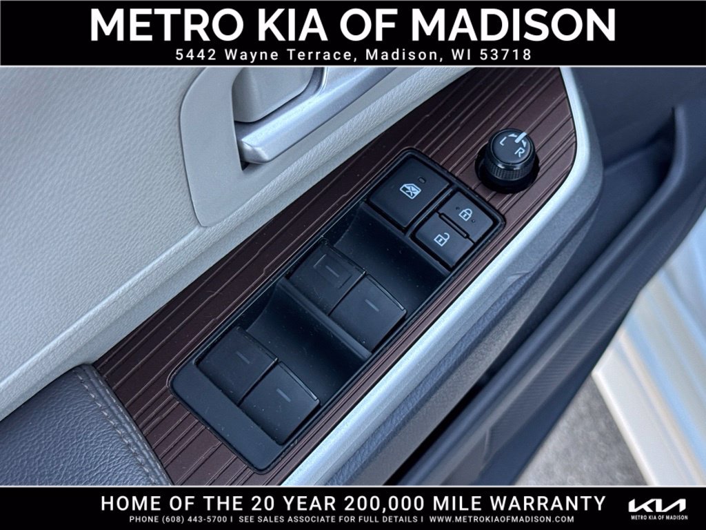 Used 2021 Toyota Sienna XLE AWD/4WD image 12