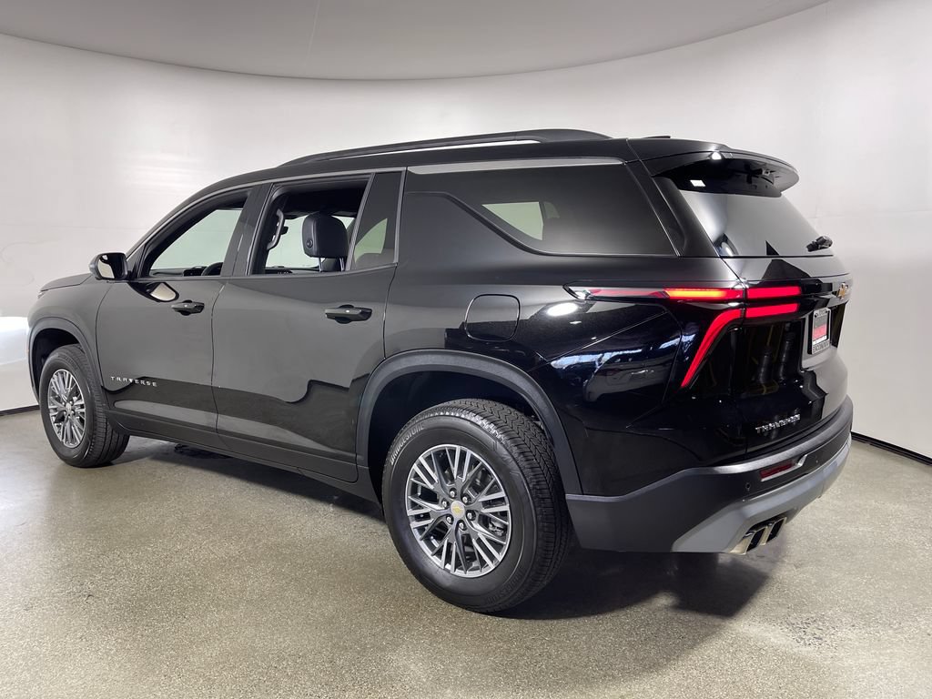 Used 2026 Chevrolet Traverse LT w/ Driver Confidence Package FWD image 5