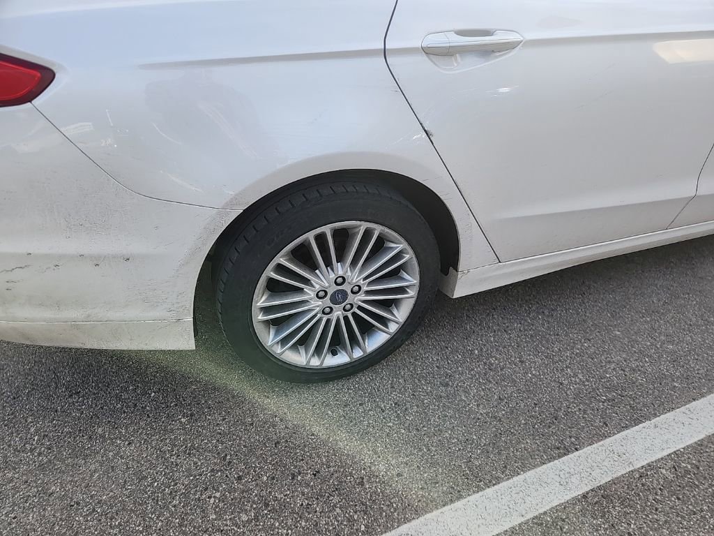 Used 2015 Ford Fusion SE w/ Equipment Group 202A image 6