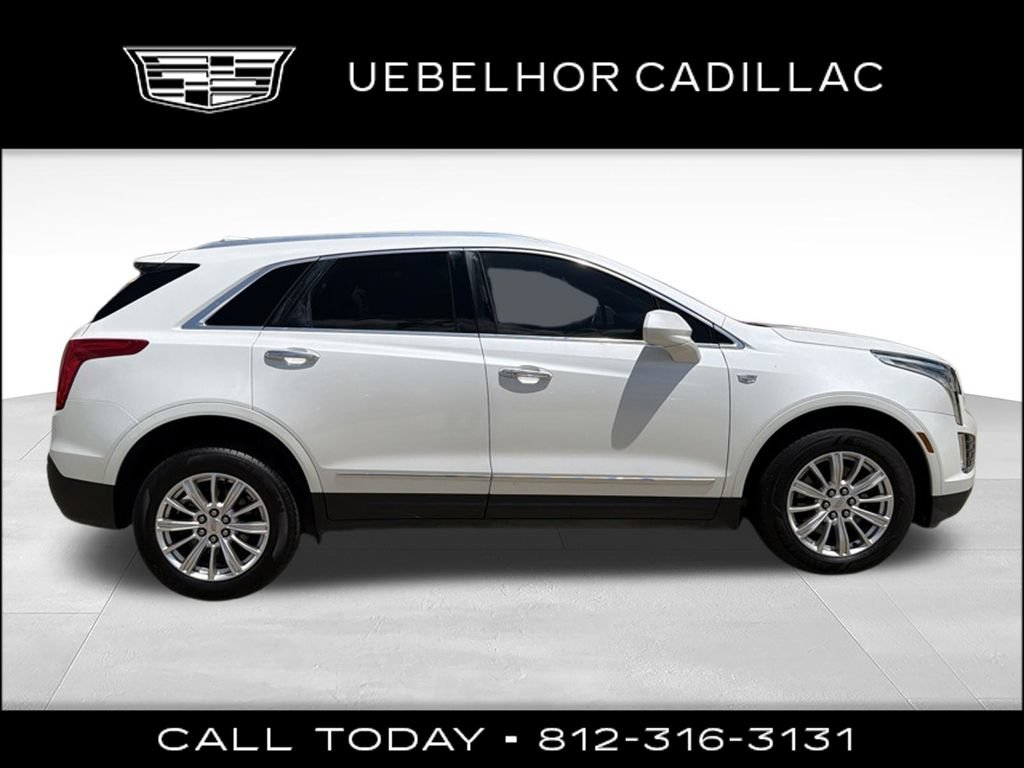Used 2017 Cadillac XT5 FWD image 3