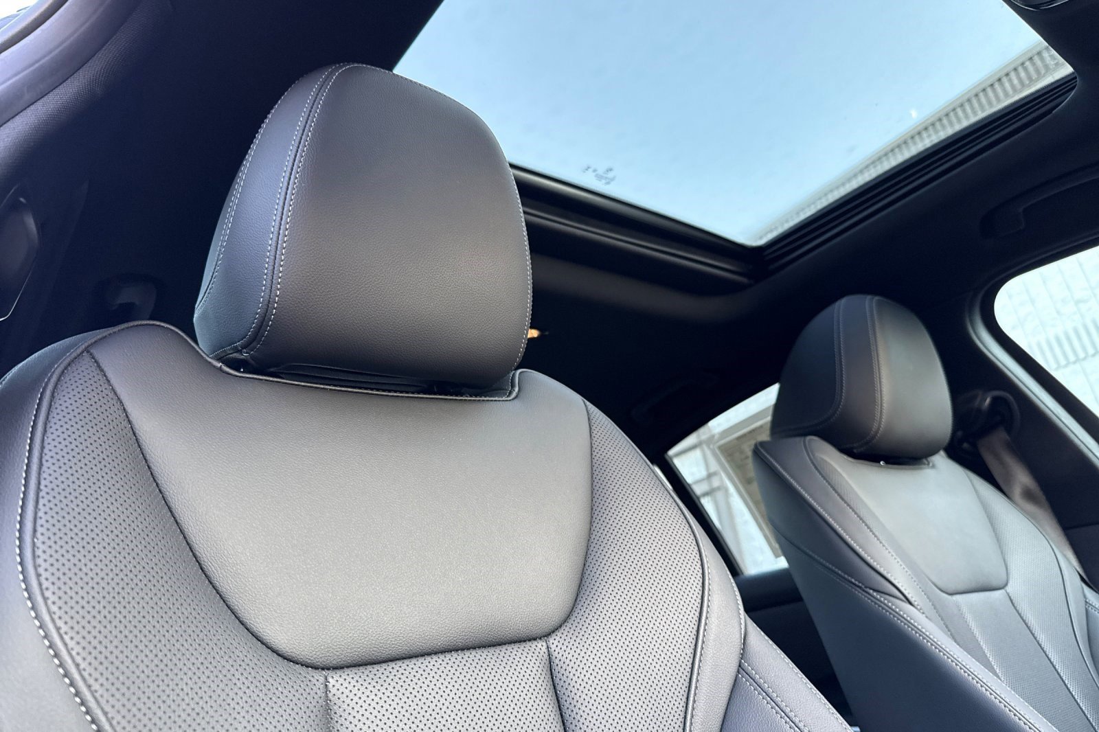 Certified 2023 BMW 330e w/ Convenience Package image 20