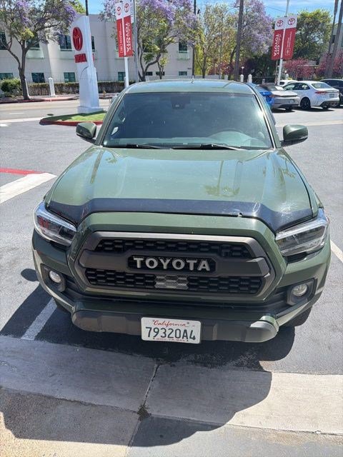 Used 2022 Toyota Tacoma TRD Off-Road w/ Technology Package AWD/4WD image 1