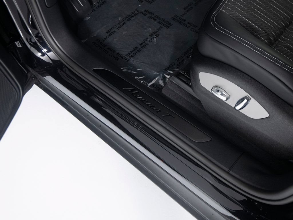 New 2026 Porsche Macan Turbo AWD/4WD image 20