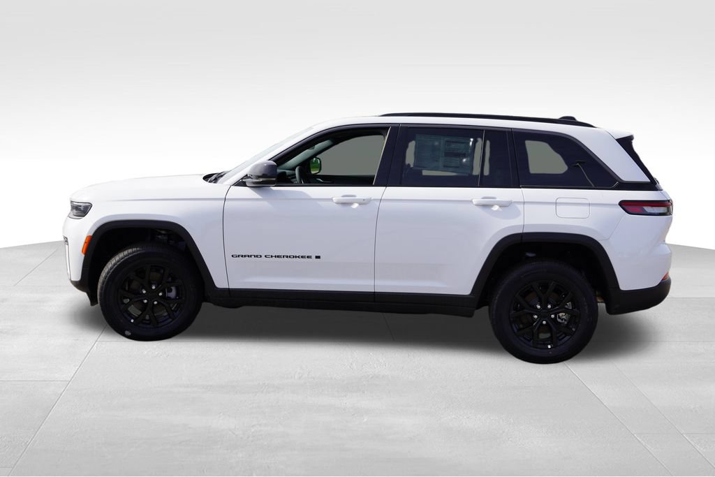 New 2026 Jeep Grand Cherokee Altitude AWD/4WD image 8