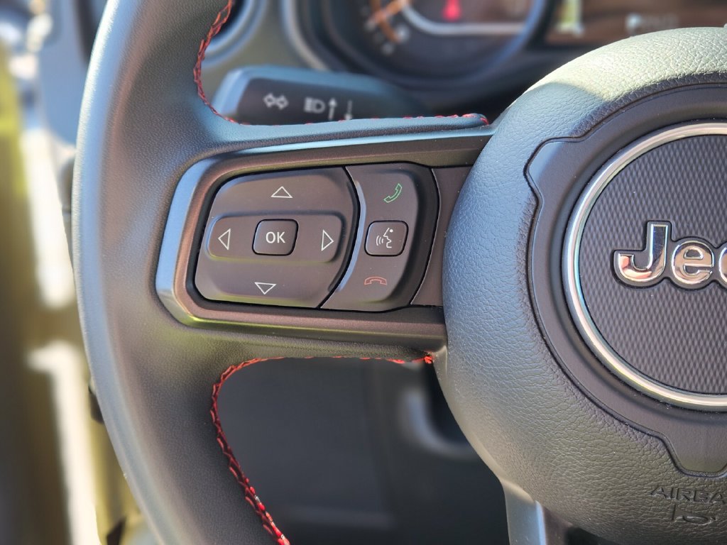 Used 2025 Jeep Wrangler Unlimited Rubicon AWD/4WD image 28