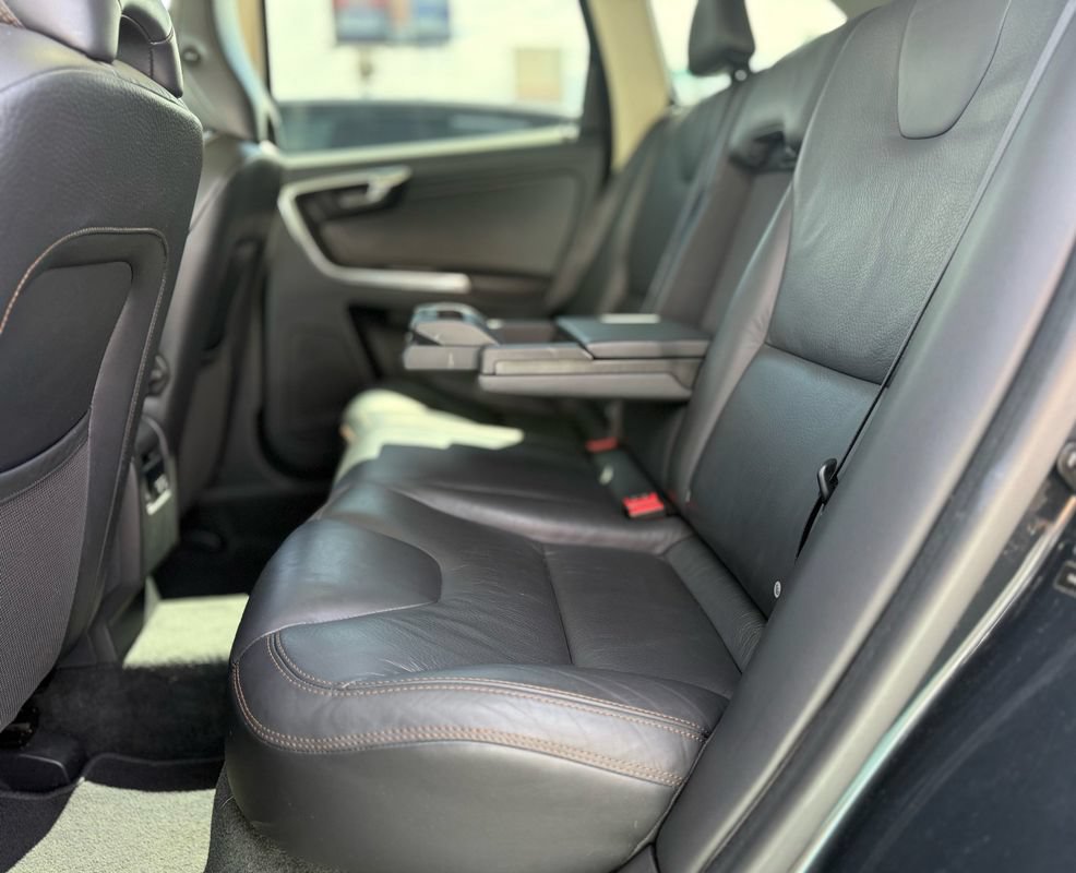 Used 2012 Volvo XC60 3.2 AWD/4WD image 11