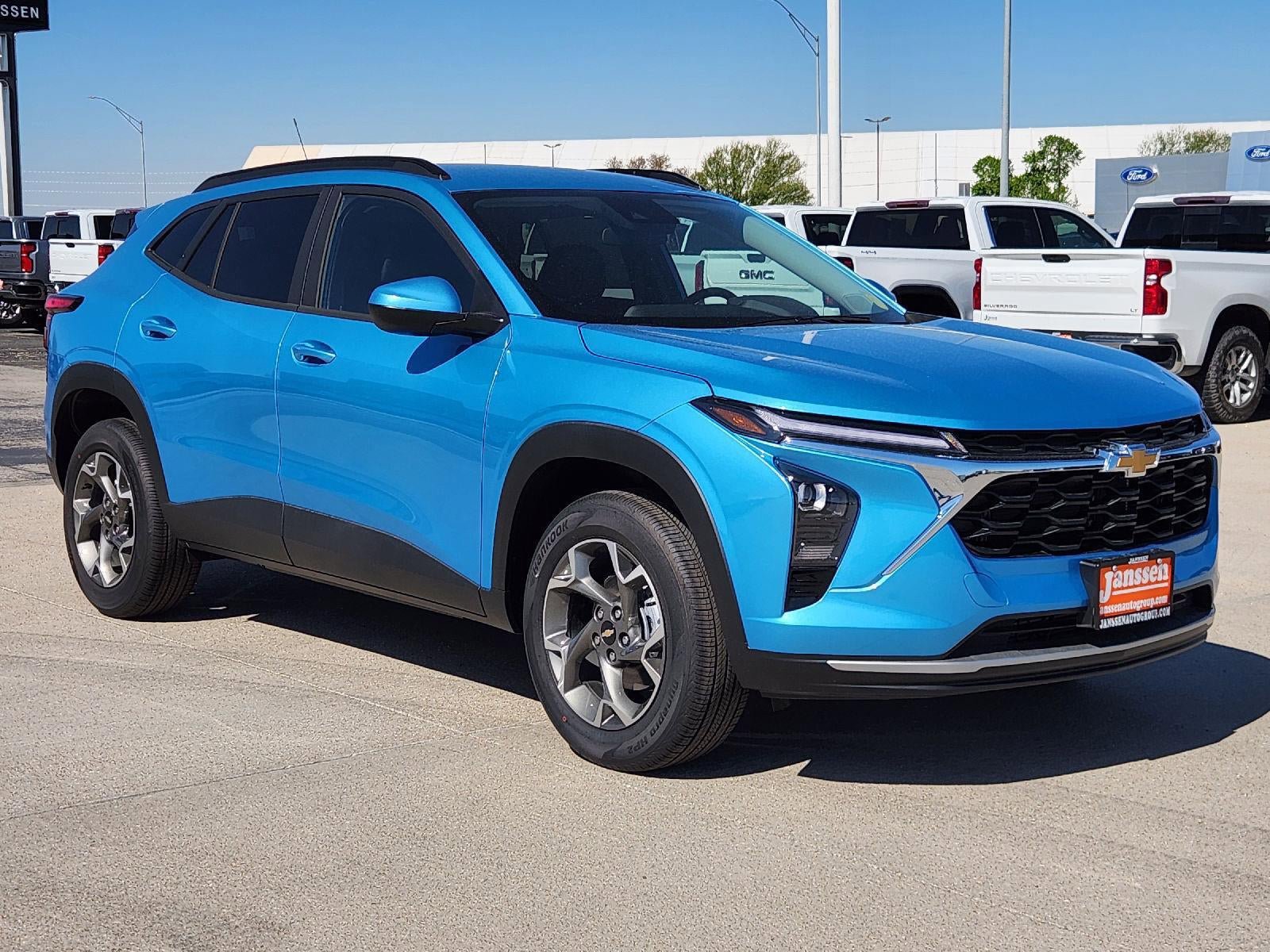 New 2026 Chevrolet Trax LT w/ Driver Confidence Package FWD image 4
