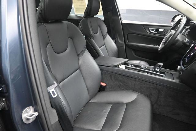 Certified 2025 Volvo S60 B5 Core AWD/4WD image 27