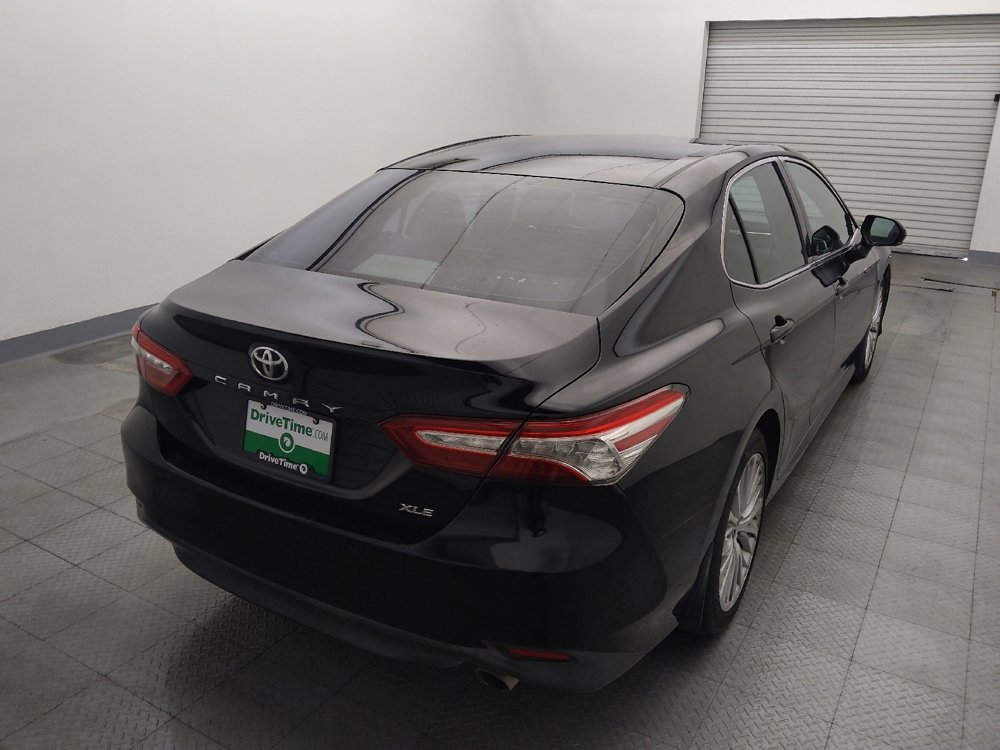 Used 2018 Toyota Camry XLE FWD image 7