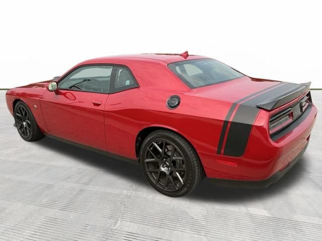 Used 2017 Dodge Challenger R/T Scat Pack RWD image 4
