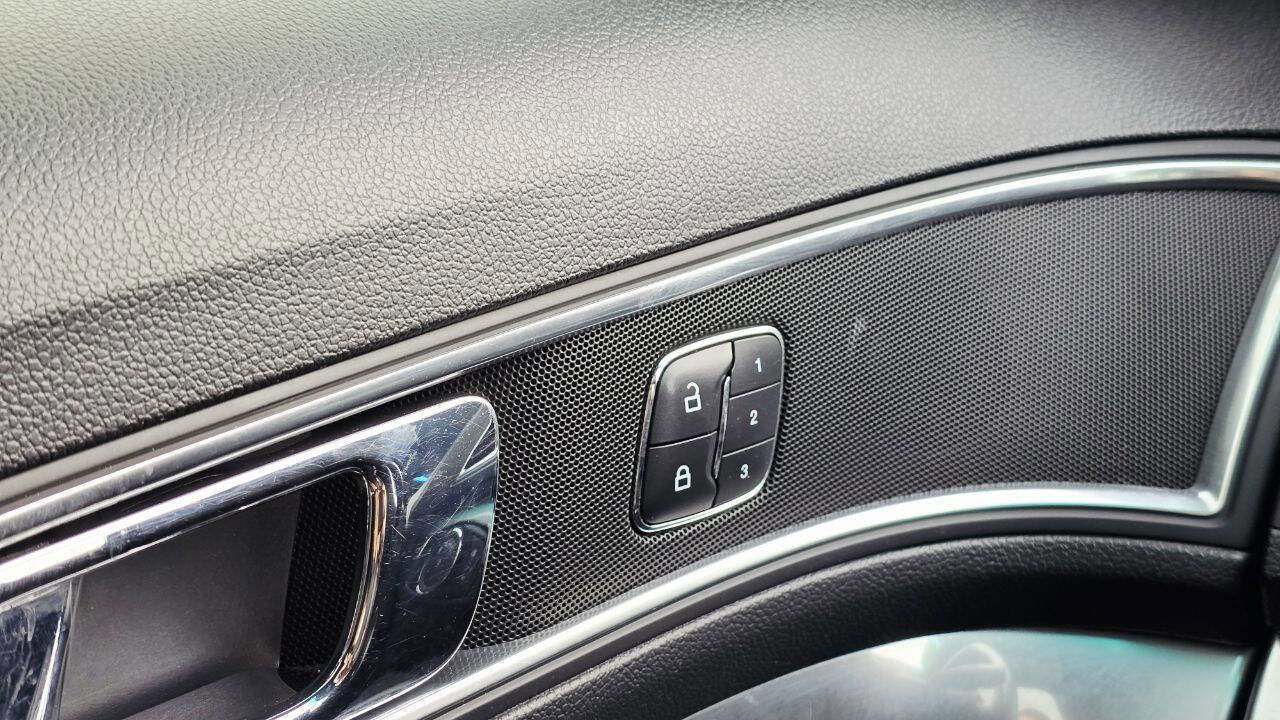 Used 2018 Ford Explorer Sport image 32