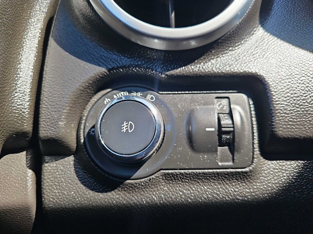 Used 2016 Chevrolet Trax LTZ image 36