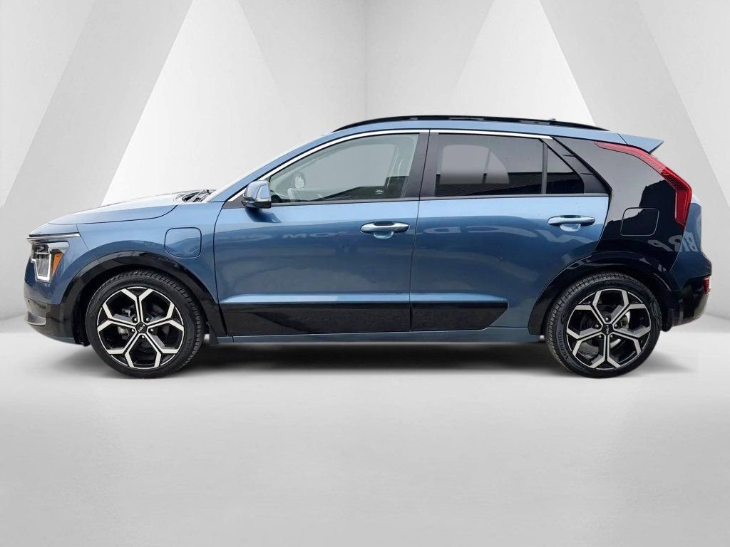 Used 2023 Kia Niro SX Touring image 4